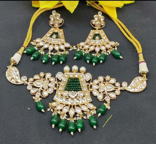 Green Kundan Necklace Earrings set